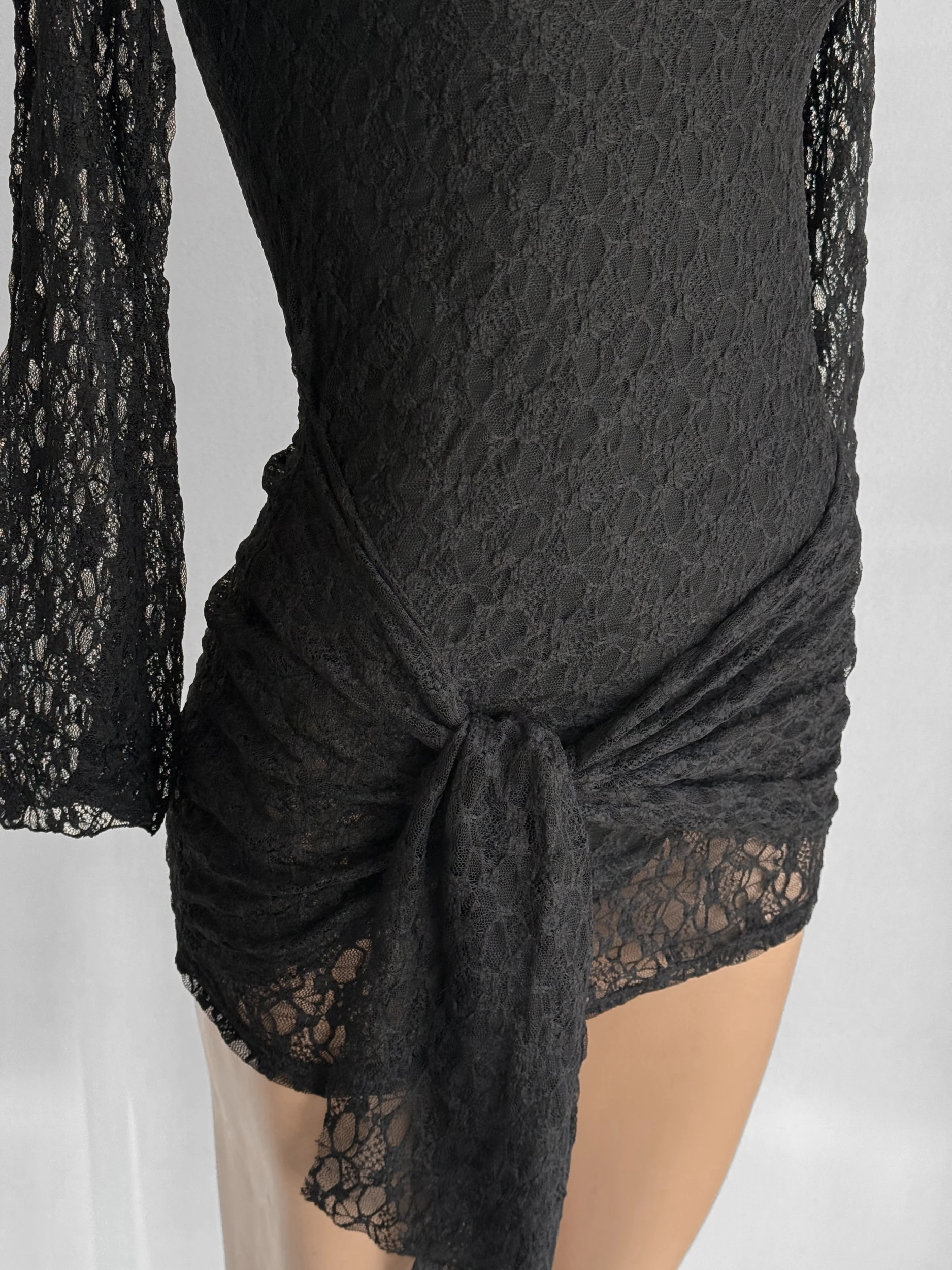 VESTIDO ENCAJE CINTURA P/ATAR