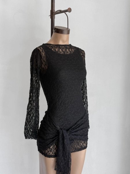 VESTIDO ENCAJE CINTURA P/ATAR
