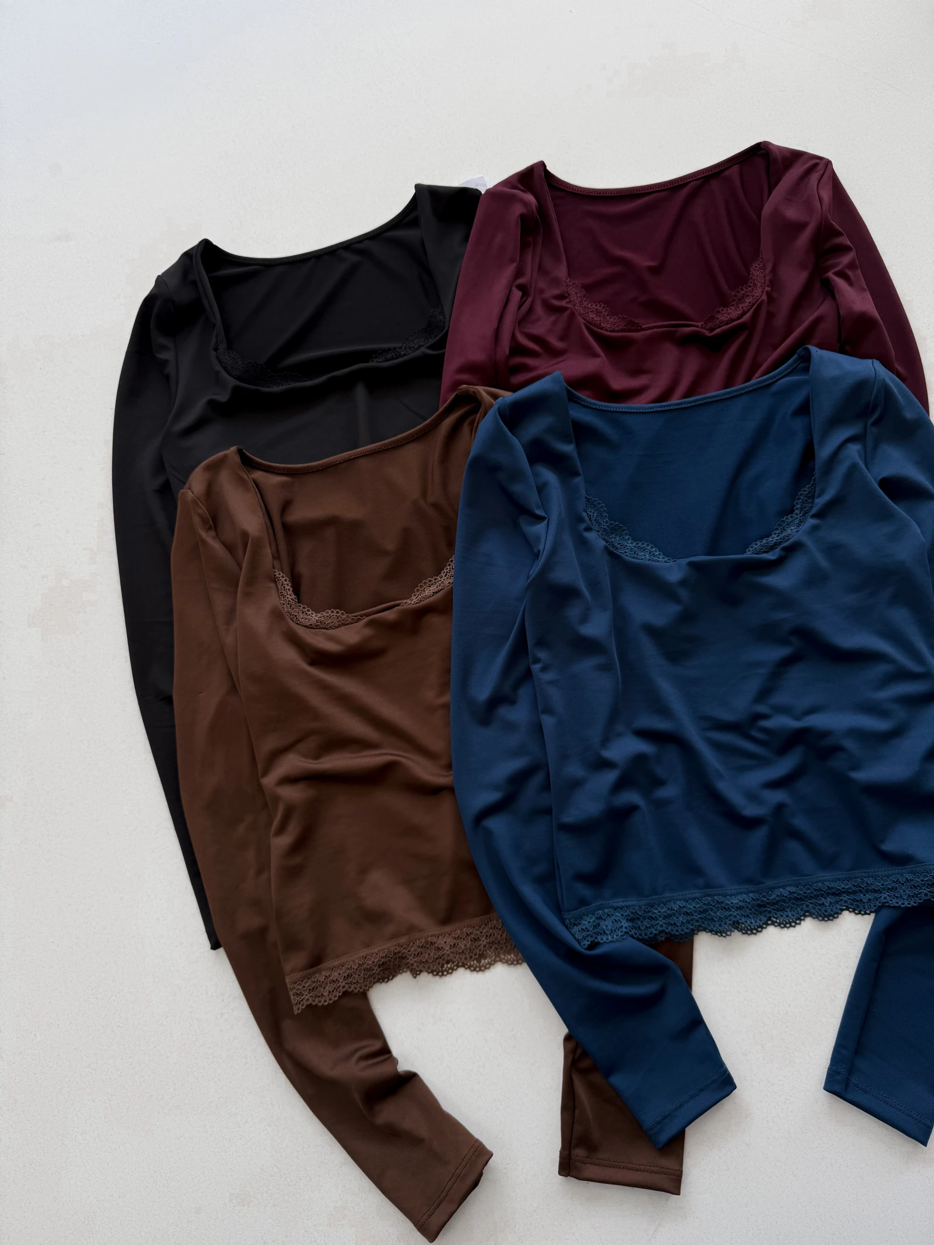 TOP MICRO M/L ESCOTE CUADRADO