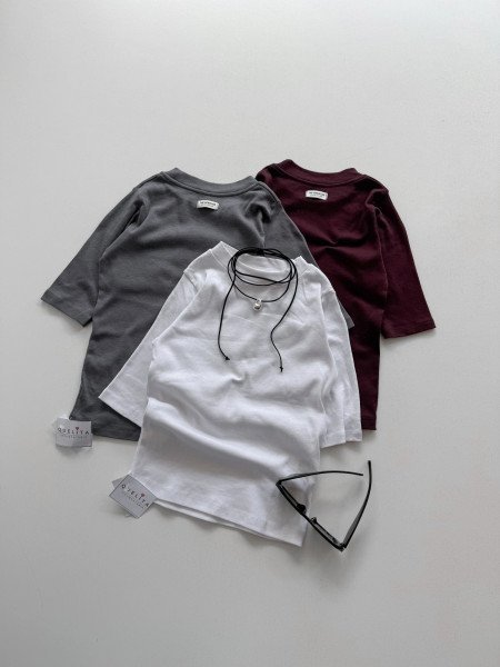 REMERA CONI