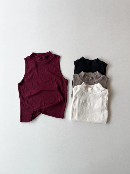 MUSCULOSA CON CUELLO