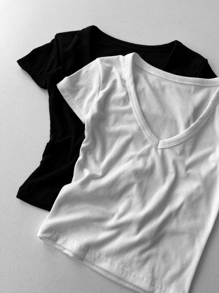 REMERA TAO  CUELLO V  MR