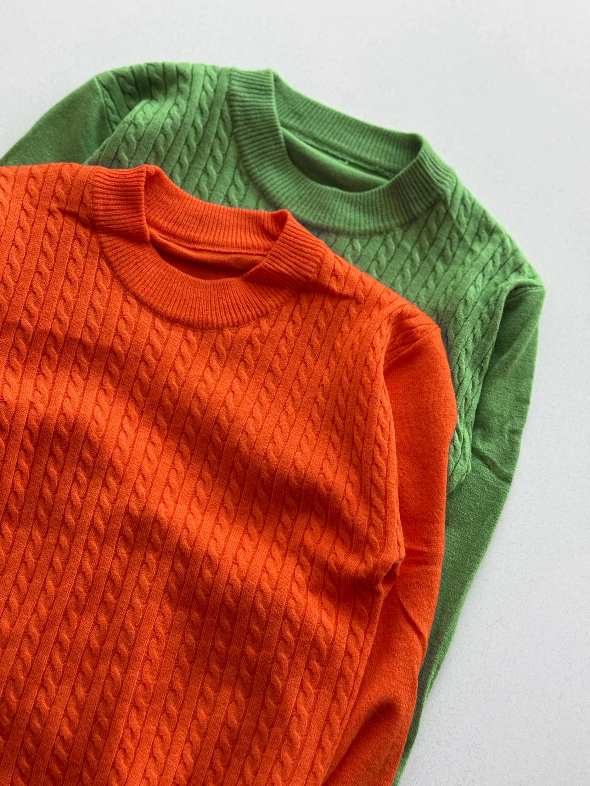 SWEATER CROP CON DISEÑO
